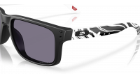 Oakley Holbrook OO9102 Z5 55-18 Crna