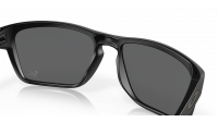 Oakley Sylas OO9448 39 57-17 Crna