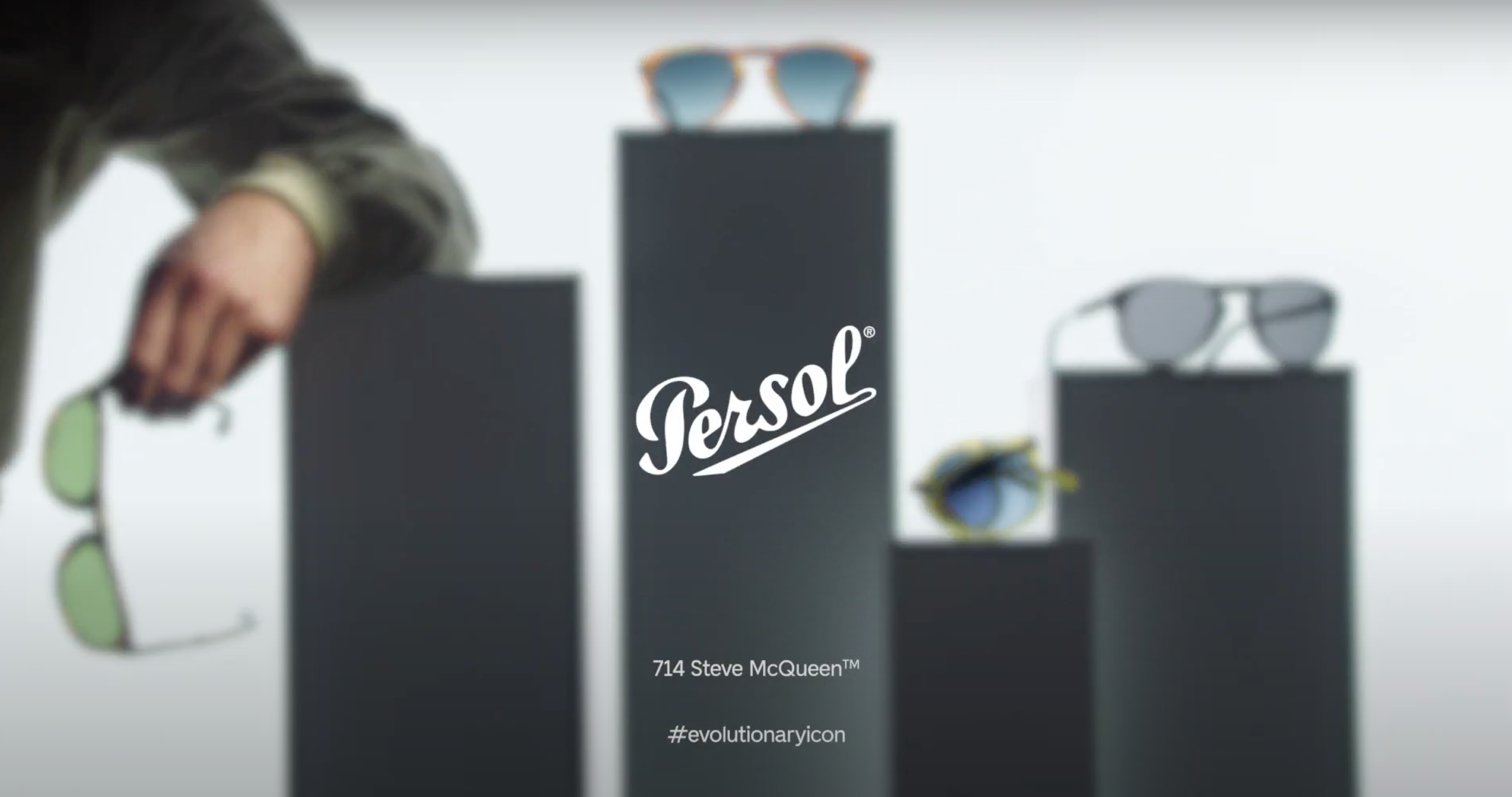 Lunettes de soleil Persol Steve mcqueen 24h Le Mans Centenary PO0714SM 1191/AM 54-21 Ivoire opalescent en stock